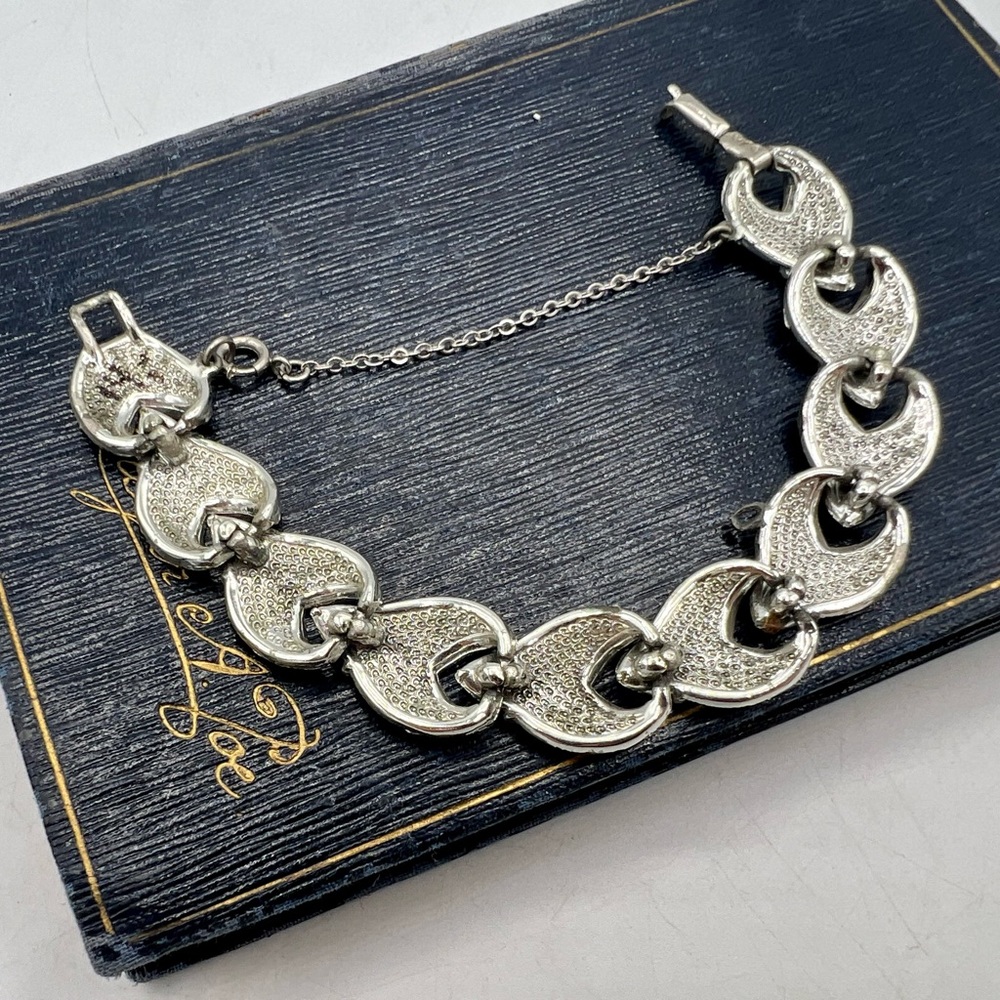 Vintage CORO silver tone link bracelet 7” - Picture 10 of 10